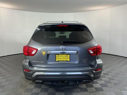 2017 Nissan Pathfinder SL