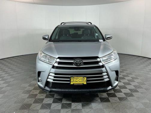 Celestial Silver Metallic 2017 Toyota Highlander LE Plus