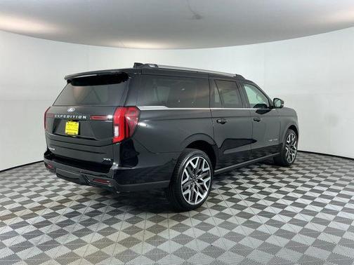 Agate Black Metallic 2027 Ford Expedition Max Platinum