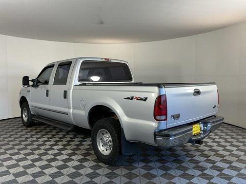 Silver Clearcoat Metallic 1999 Ford F-250 XL