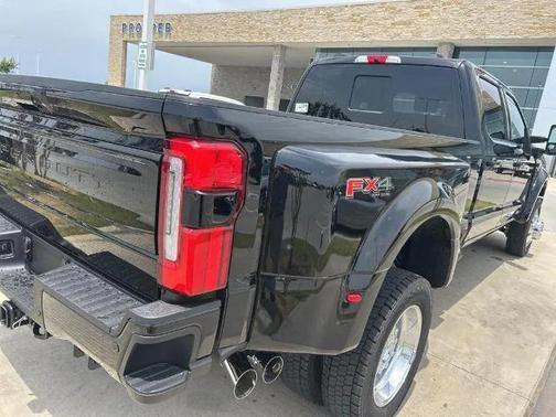 2025 Ford F-450 Platinum