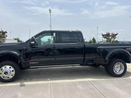2025 Ford F-450 Platinum