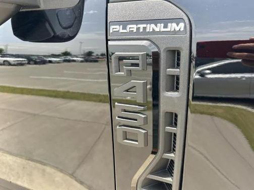 2025 Ford F-450 Platinum