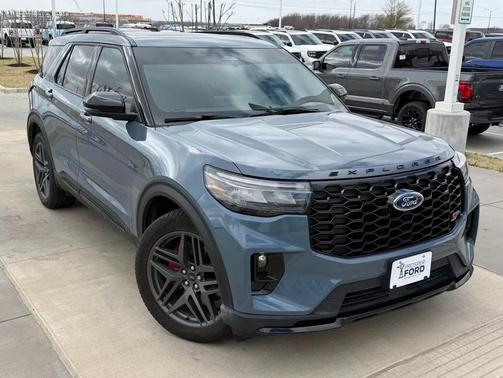 2025 Ford Explorer ST