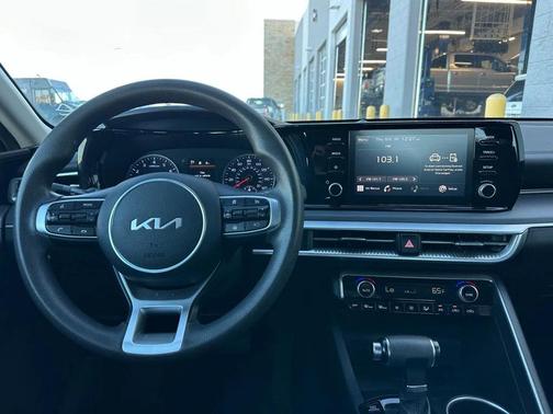 2022 Kia K5 LXS