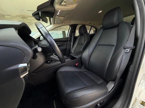 Snowflake White Pearl Mica 2019 Mazda Mazda3 FWD w/Preferred Package