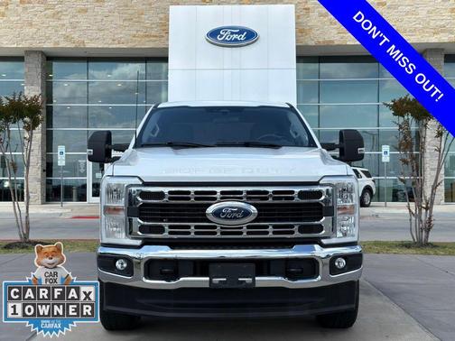 Oxford White 2024 Ford F-250 XLT