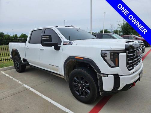 Summit White 2025 GMC Sierra 2500 AT4