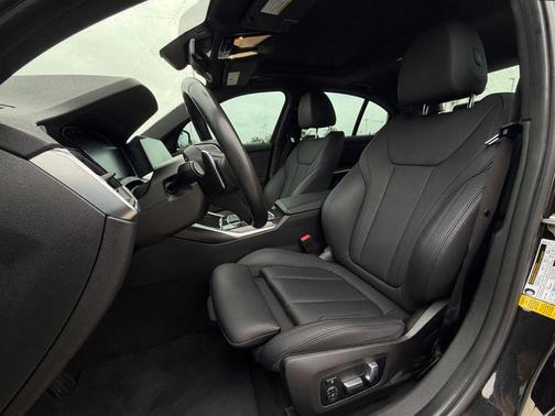 Black Sapphire Metallic 2019 BMW 330 330i