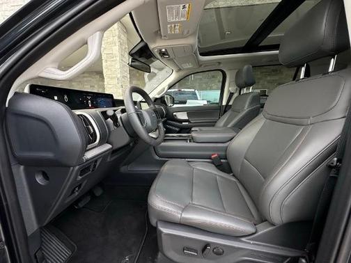 2025 Ford Expedition Max Active 4x2