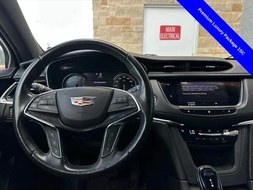 2020 Cadillac XT5 Premium Luxury