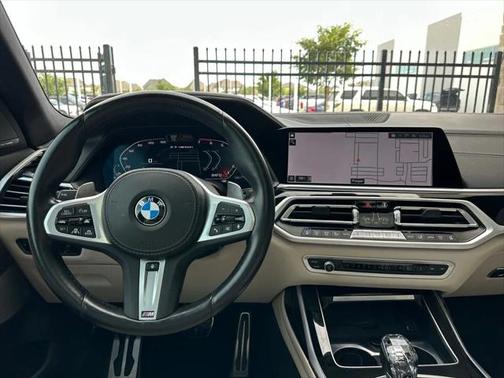 2022 BMW X7 M50i