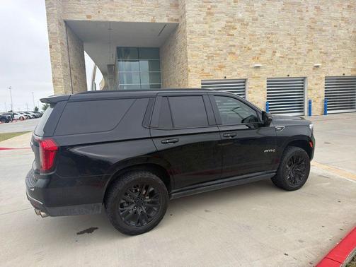 Onyx Black 2022 GMC Yukon 4WD AT4