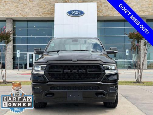 Diamond Black Crystal Pearlcoat 2022 RAM 1500 Big Horn/Lone Star