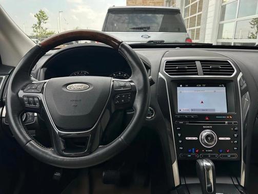 2017 Ford Explorer Platinum