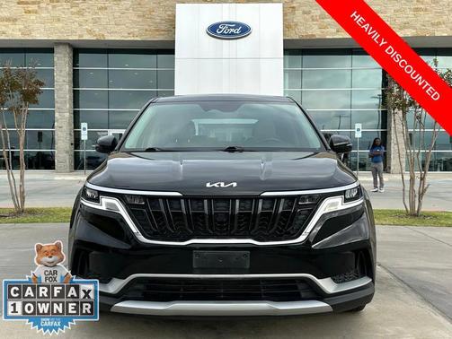 2024 Kia Carnival LX