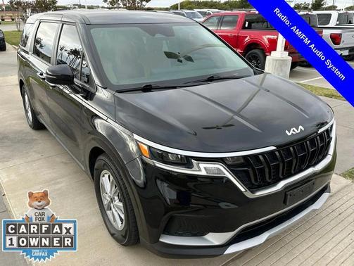 2024 Kia Carnival LX