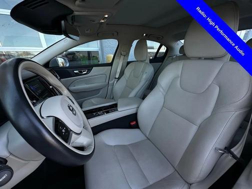 2020 Volvo S60 T5 Momentum