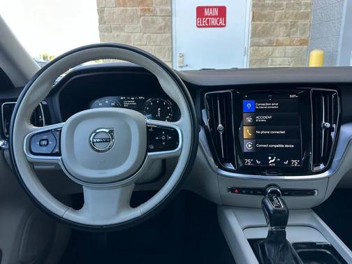 2020 Volvo S60 T5 Momentum