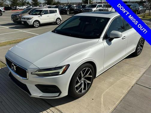 2020 Volvo S60 T5 Momentum