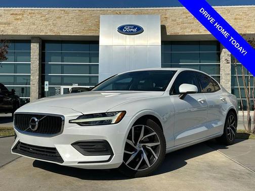 2020 Volvo S60 T5 Momentum