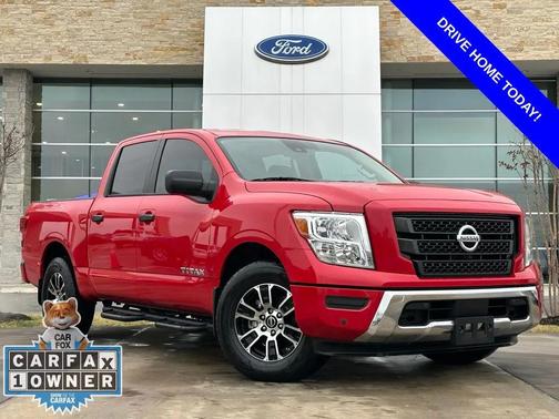 2023 Nissan Titan SV