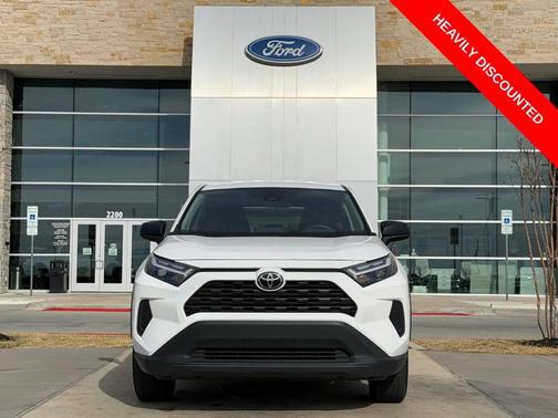 2024 Toyota RAV4 LE