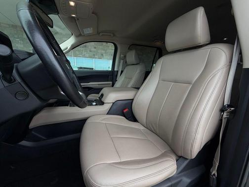 Agate Black 2024 Ford Expedition Max XLT