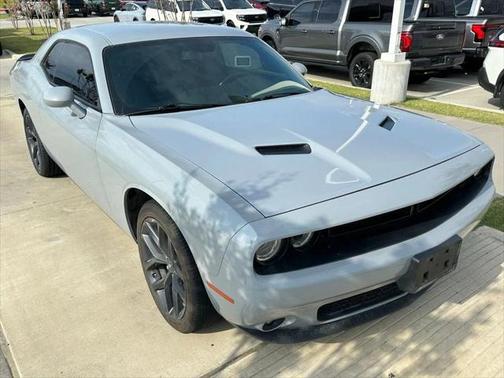 2022 Dodge Challenger SXT