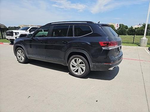 2022 Volkswagen Atlas 2.0T SE w/Technology