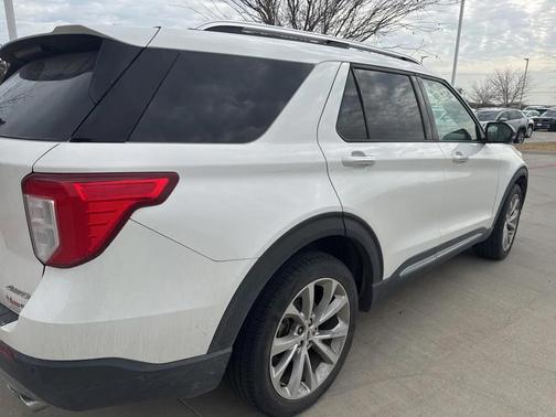2022 Ford Explorer Platinum