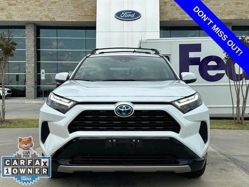 2024 Toyota RAV4 Hybrid SE
