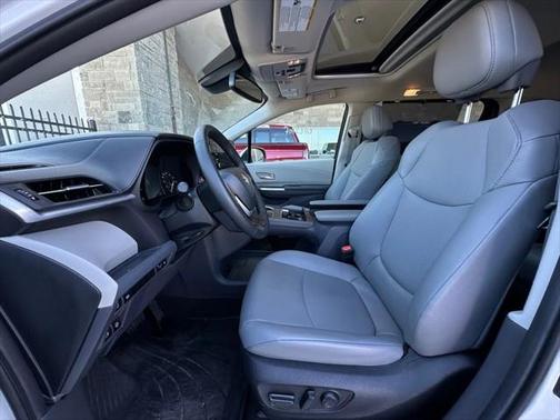2023 Toyota Sienna XLE 8 Passenger
