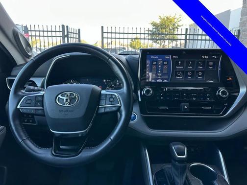 2021 Toyota Highlander Hybrid Platinum