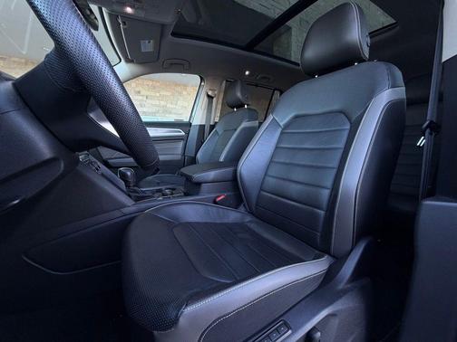 2023 Volkswagen Atlas 3.6L SEL Premium