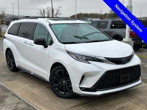 2023 Toyota Sienna XSE 7 Passenger