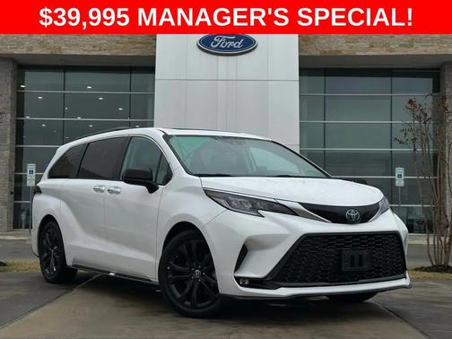 2023 Toyota Sienna XSE 7 Passenger
