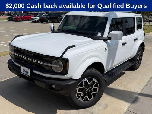Oxford White 2026 Ford Bronco Outer Banks