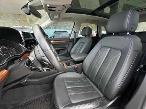 2023 Audi Q5 45 S line Premium