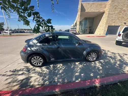 2018 Volkswagen Beetle 2.0T S