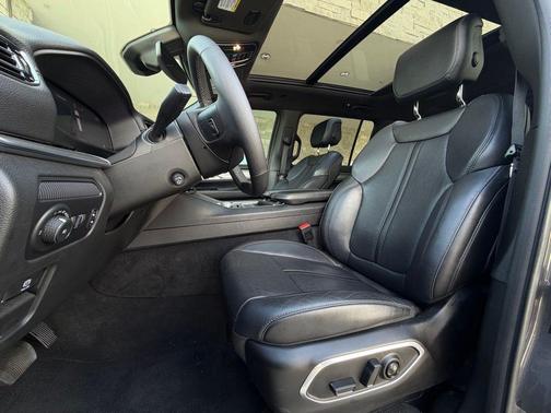 Baltic Gray Metallic Clearcoat 2024 Jeep Wagoneer L Series II Carbide 4x4