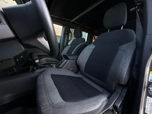 2021 Ford Bronco Base