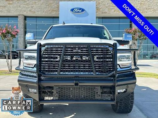2024 RAM 3500 Laramie Crew Cab 4x4 8' Box