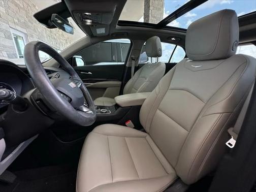 2023 Cadillac XT4 Luxury