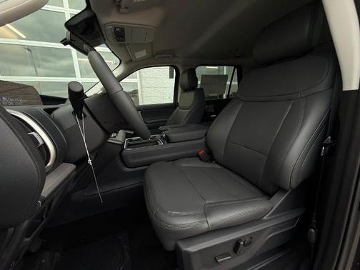Dark Matter Gray Metallic 2026 Ford Expedition Active