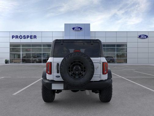 Oxford White 2026 Ford Bronco Badlands