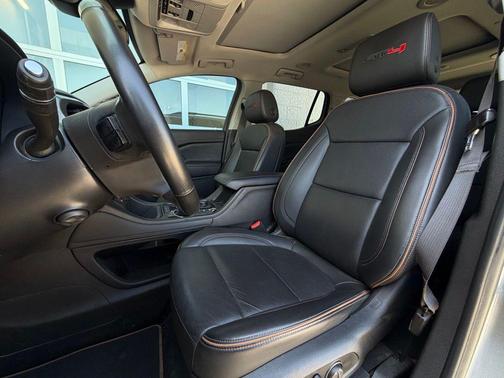 Sterling 2023 GMC Acadia AWD AT4