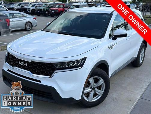 Glacial White Pearl 2023 Kia Sorento LX