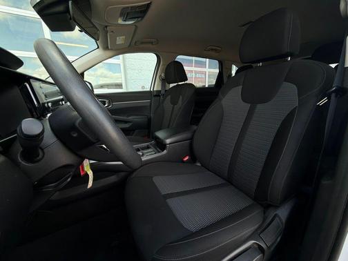 Glacial White Pearl 2023 Kia Sorento LX