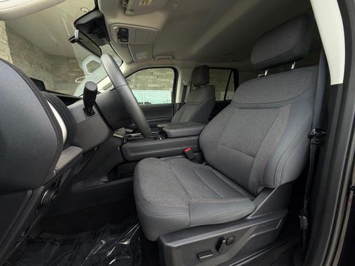 Agate Black 2025 Ford Expedition Max Active 4x4